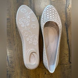 Okabashi Nude Flats NEVER BEEN WORN